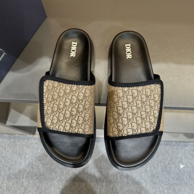 ch**an D*or slippers